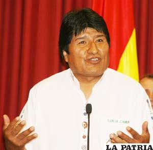 Presidente Evo Morales trasladara este año a Tarija la tradicional Parada Militar