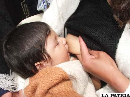 La leche materna es un alimento vital para el recién nacido
