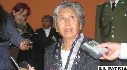 Nila Heredia, ministra de salud