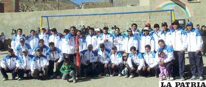El equipo de fútbol de Bodega Barrilla, de Huanuni