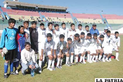 Integrantes de la selección orureña de fútbol categoría Sub-15