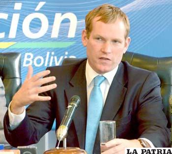 Jeremy Browne, ministro británico en Bolivia
