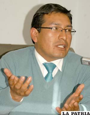 Zenobio Vilamani, Gerente del Servicio de Impuestos Nacionales (SIN) regional Oruro
