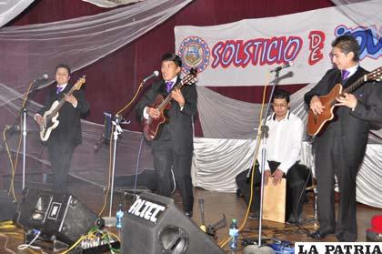 El trío “Los Romanceros” brindaron un concierto inolvidable en el Paraninfo de la UTO