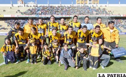 La mayoría de los jugadores fueron ratificados para esta gestión.  (FOTO APG)
