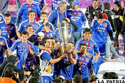 Universidad de Chile revirtió el marcador adverso y se coronó campeón.(BLIGOO.COM)