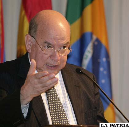 José Miguel Insulza, secretario general de la OEA visitó Paraguay donde existe una tensa calma /nanduti.com.py