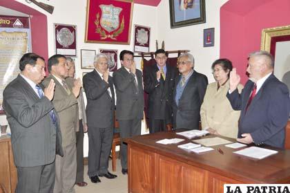 Flamantes integrantes de la Benemérita Sociedad 10 de Febrero