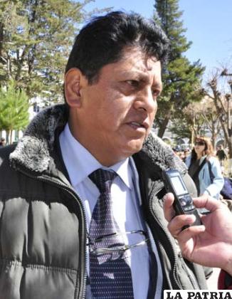 ROLANDO HUAYHUA