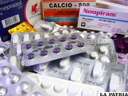 Fármacos con registro sanitario y fecha de expiración