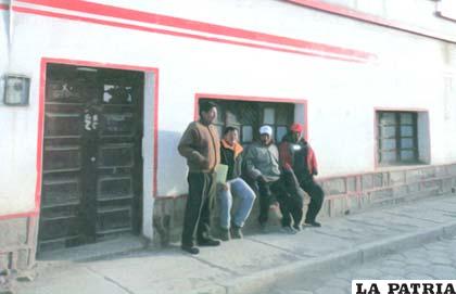 El frontis de la sede del club en la localidad de Huanuni 