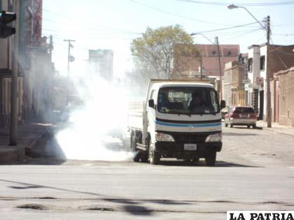 Los vehículos viejos abundan en Oruro y contaminan el medio ambiente