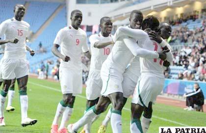 La selección de fútbol de Senegal sorprendió a la de España. (LATRIBUNADEPORTIVA.HN)