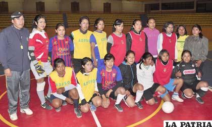 La selección femenina de fútbol de salón está lista para el debut en el torneo nacional