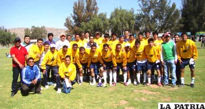 El encuentro de prueba se jugó el domingo pasado en la cancha del complejo deportivo de la Laguna Alalay, propiedad del club Aurora, en la ciudad de Cochabamba