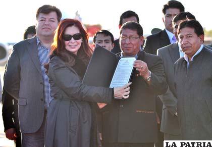 Cristina de Kichner llegó a Bolivia para afianzar lazos bilaterales y hablar de hidrocarburos (Foto APG)