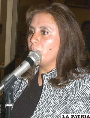 Mónica Alcocer, presidenta del basquetbol