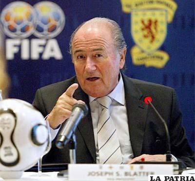 Joseph Blatter (EXTROMORONRADIO.COM)