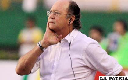 El D.T. Paulo Roberto Falcao (TVMAX-9COM)