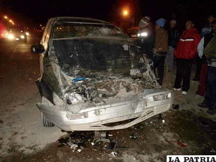 El motorizado sufrió serios daños materiales como consecuencia del choque con el ómnibus