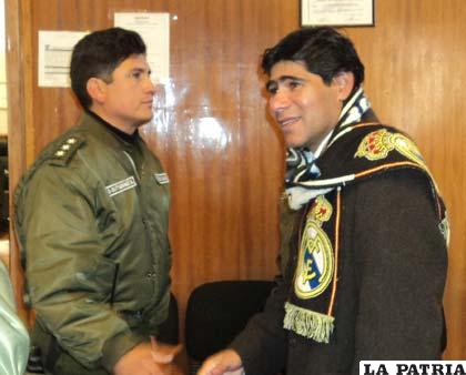El viceministro Pérez, en su visita protocolar al Comando de la Policía