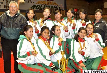La representación paceña se proclamó campeón del certamen nacional de baloncesto U-16 