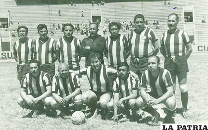 El elenco de The Strongest participó en el torneo de fútbol (1977)