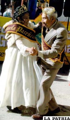 Edmundo y María Luisa coronados como “abuelos paceños”