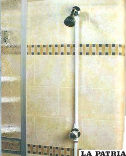 PASO 1
Medir primero la altura a la que va ir instalada la llave y luego tomar la medida de ahí hasta donde va a ir la ducha.