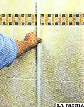 PASO 4
Instalar el tubo para la llave de la ducha.
