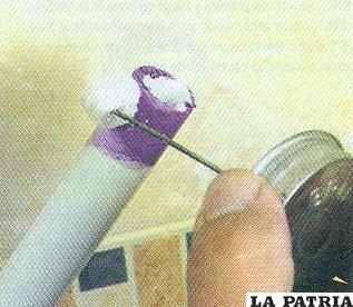PASO 8
Aplicar la soldadura de PVC a la tubería.
