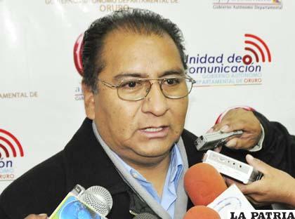 Santos Tito, gobernador del Departamento Autónomo de Oruro