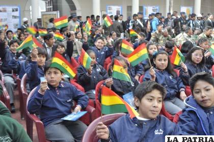 Convenio busca mejorar educación de niños en Oruro
