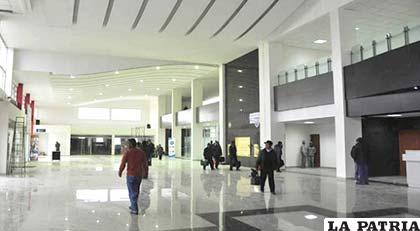 Terminal del aeropuerto de Oruro aún no cuenta con equipamiento