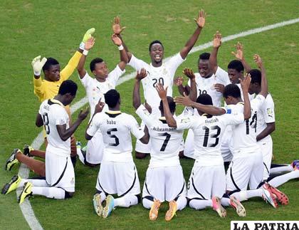 El festejo de la clasificación a la fase semifinal de Ghana