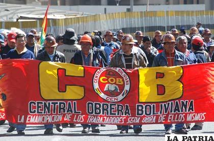 Central Obrera Boliviana analiza proyecto de la Ley de Pensiones