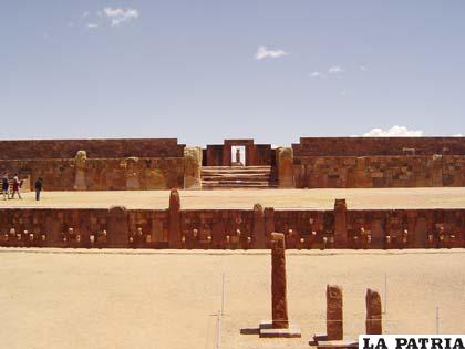 El mayor sitio arqueológico de Bolivia es Tiahuanaco
