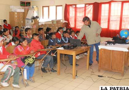 Estudiantes del área rural fueron capacitados sobre uso eficiente de energía eléctrica