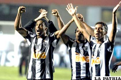 El Atlético Mineiro de Ronaldinho, quiere sacar ventaja en el partido de ida