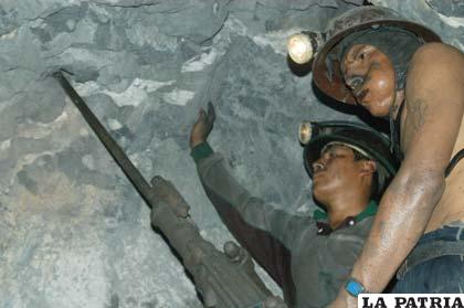 La producción de los trabajadores mineros, en el sube y baja de las cotizaciones y las exportaciones