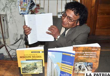 Guillermo Quispe Miranda fortalece la biblioteca de la FNI