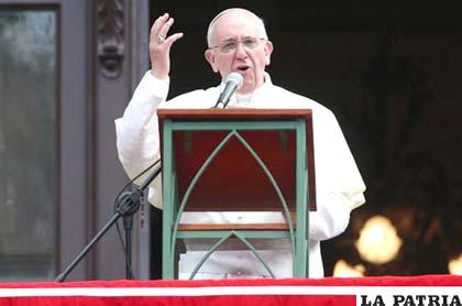 Papa Francisco confesó a cinco jóvenes participantes en la Jornada Mundial de la Juventud