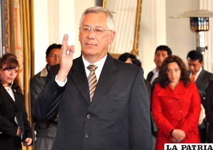El embajador Rodríguez Veltzé juró al cargo ayer