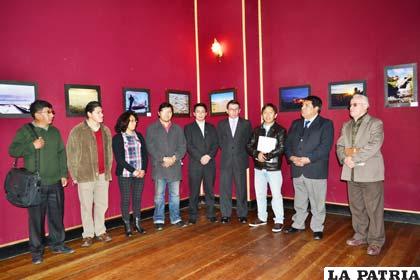 Acto de inauguración de la muestra fotográfica