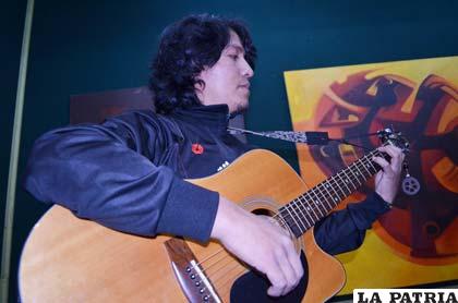 Carlos Villegas promociona la “Noche de Guitarras Orureñas”