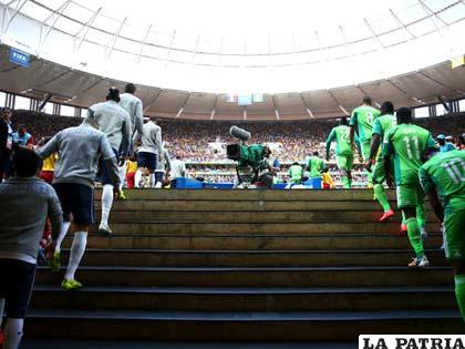 La jornada comenzó con el partido entre Francia y Nigeria
