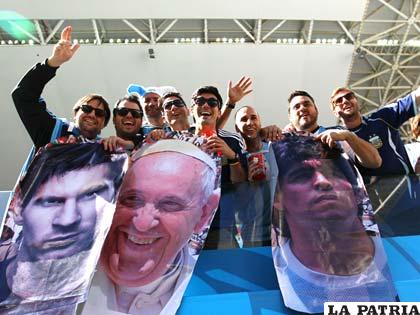 Messi, el Papa y Maradona, ídolos de los argentinos
