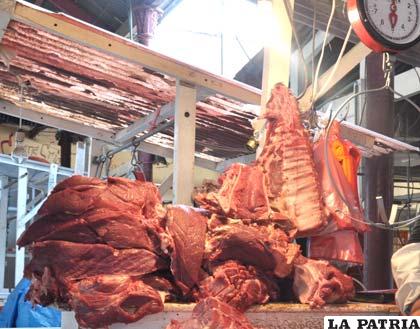 Autoridades quieren regular el precio de la carne en el mercado interno