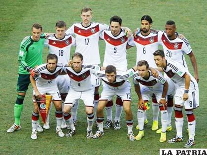 Alemania pretende demostrar su potencial futbolístico