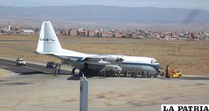 Avión que tuvo problemas al aterrizar en el aeropuerto de El Alto